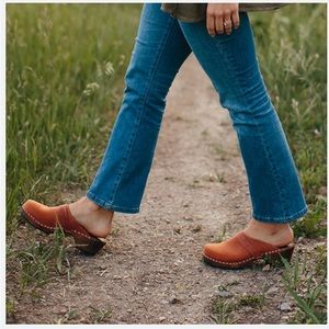 Lotta from Stockholm  Classic Brown Clogs in Oiled Nubuck on Brown Base